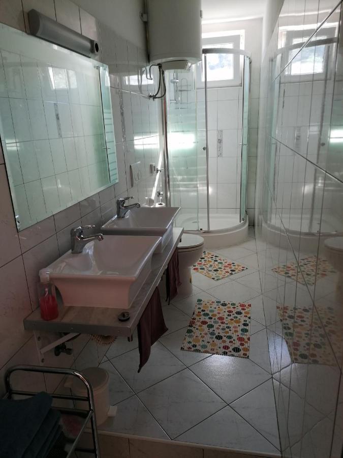 Apartment Halugica Kali Esterno foto
